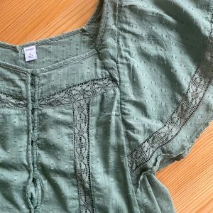 Old Navy Ruffled Sleeve top